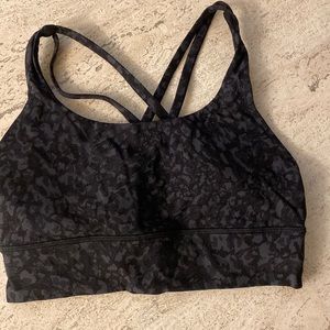 Lululemon Spirts Bra size 0 excellent condition wore once